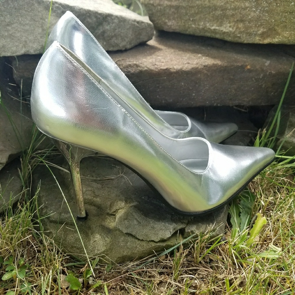 Frederick's of Hollywood Metallic Pumps